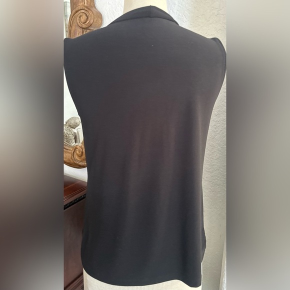 Talbots Black Sleeveless Blouse with Twist Design Size Small - Picture 2 of 2